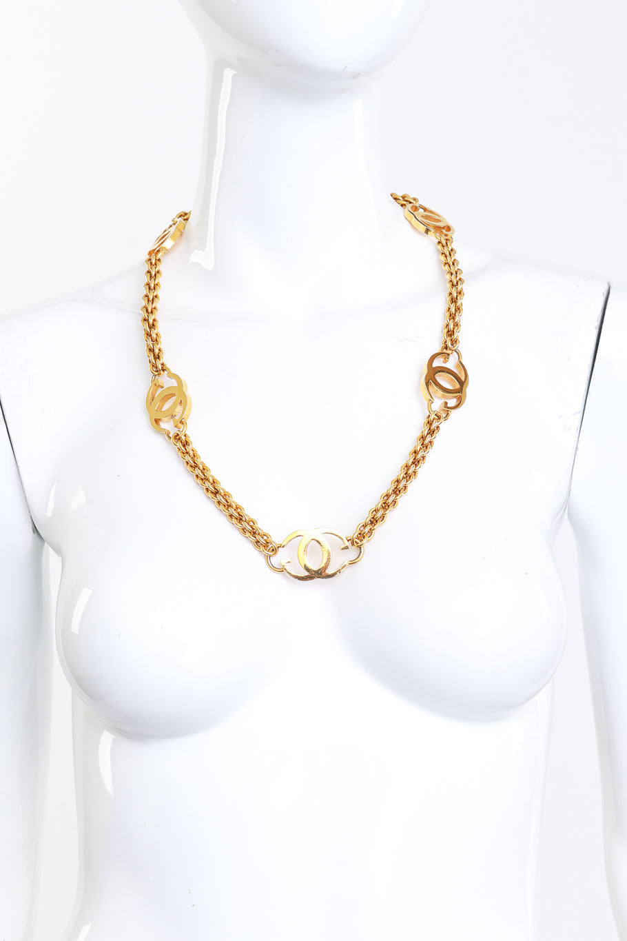 Vintage Gucci Interlocking GG Chain Belt III on mannequin neck @RECESS LA