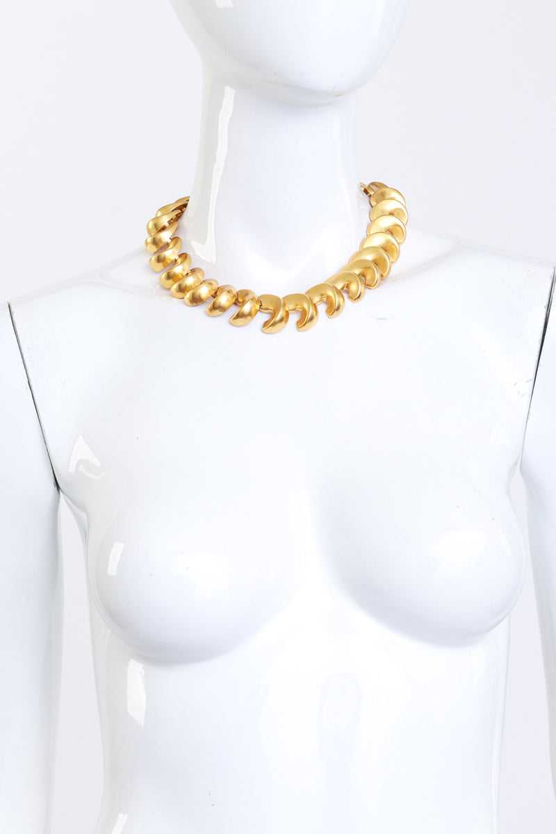 Anne Klein Claw Link Collar Necklace on mannequin @RECESS LA