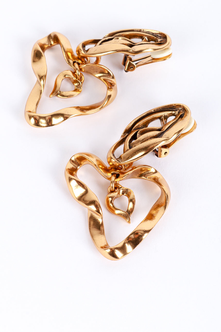 Vintage Oscar de la Renta Wavy Heart Drop Earrings detail @recess la