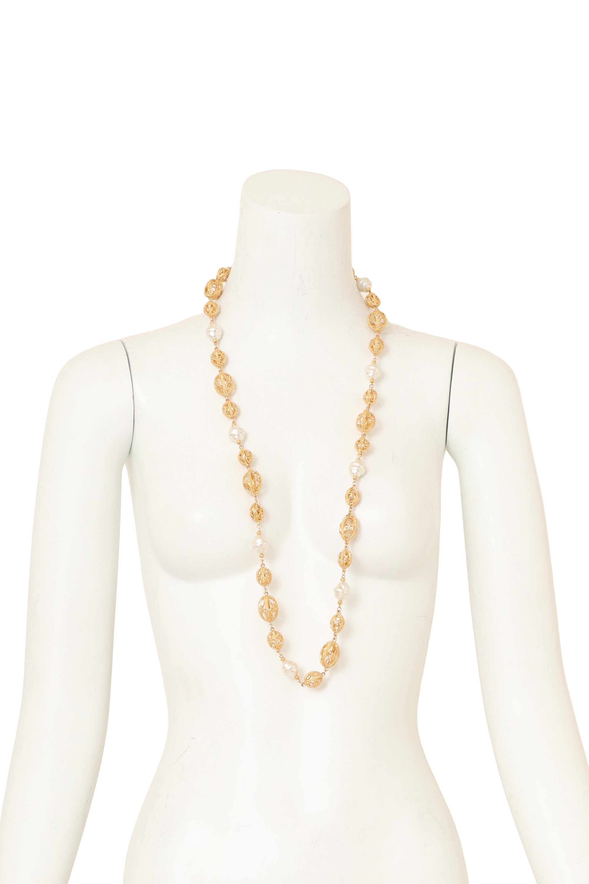 Pearl Egg Link Necklace by St. John on mannequin @ Recess LA