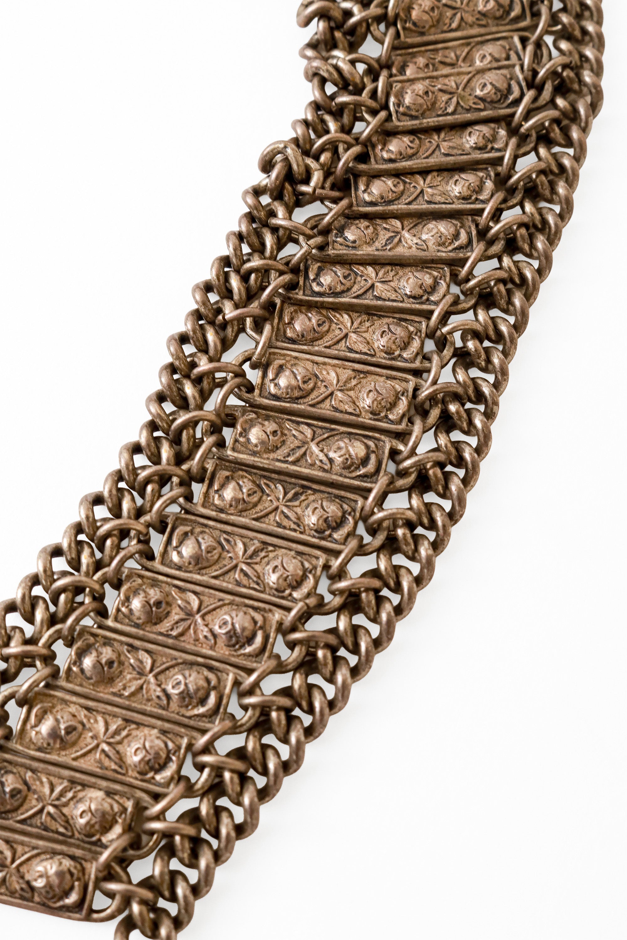 Filigree Bar Chain Dangle Collar close up @ Recess LA 