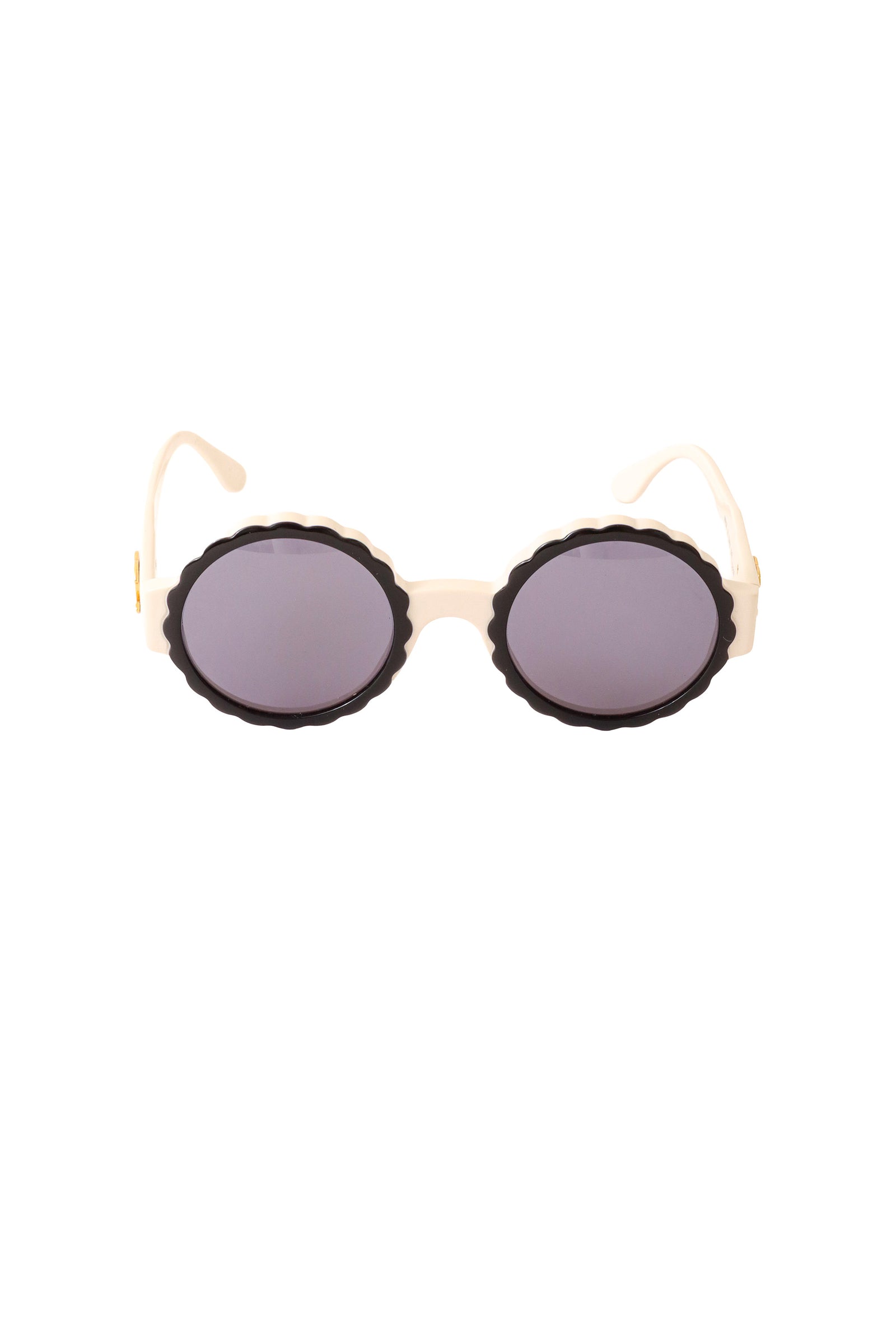 【ヴィンテージ】CHANEL 94C スカラップアンサンブル Vintage Chanel 1994 S/S White Scallop Frame Sunglasses – Recess