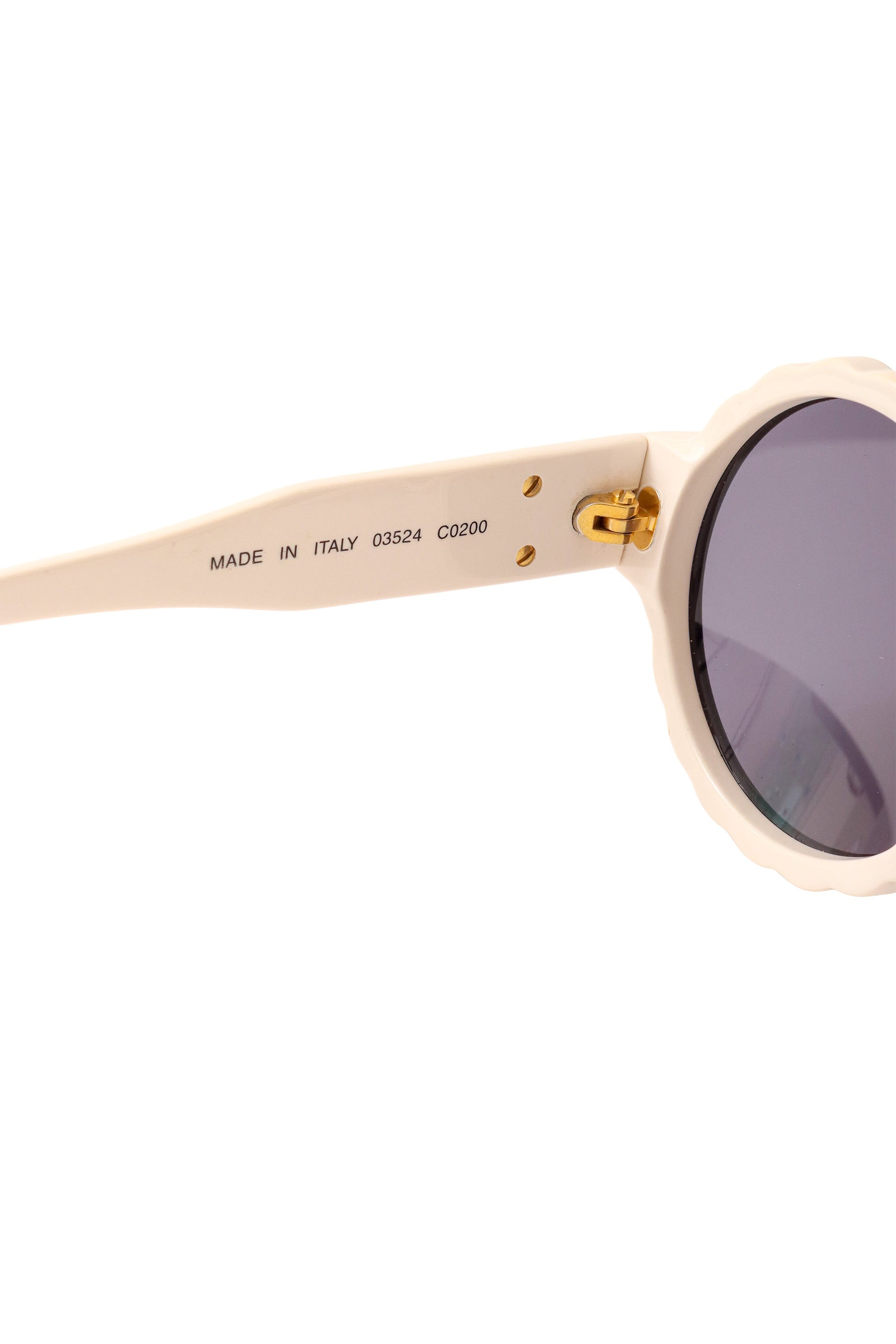 【ヴィンテージ】CHANEL 94C スカラップアンサンブル Vintage Chanel 1994 S/S White Scallop Frame Sunglasses – Recess
