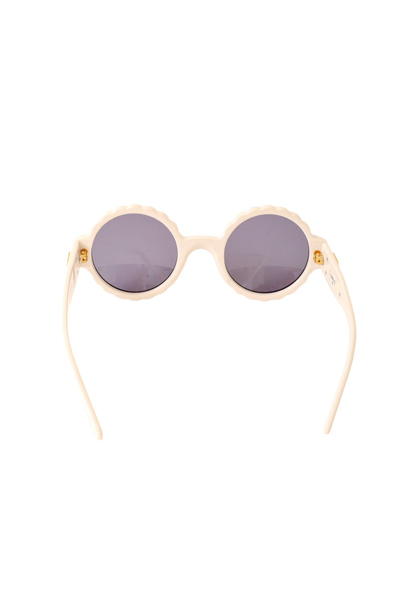 【ヴィンテージ】CHANEL 94C スカラップアンサンブル Vintage Chanel 1994 S/S White Scallop Frame Sunglasses – Recess