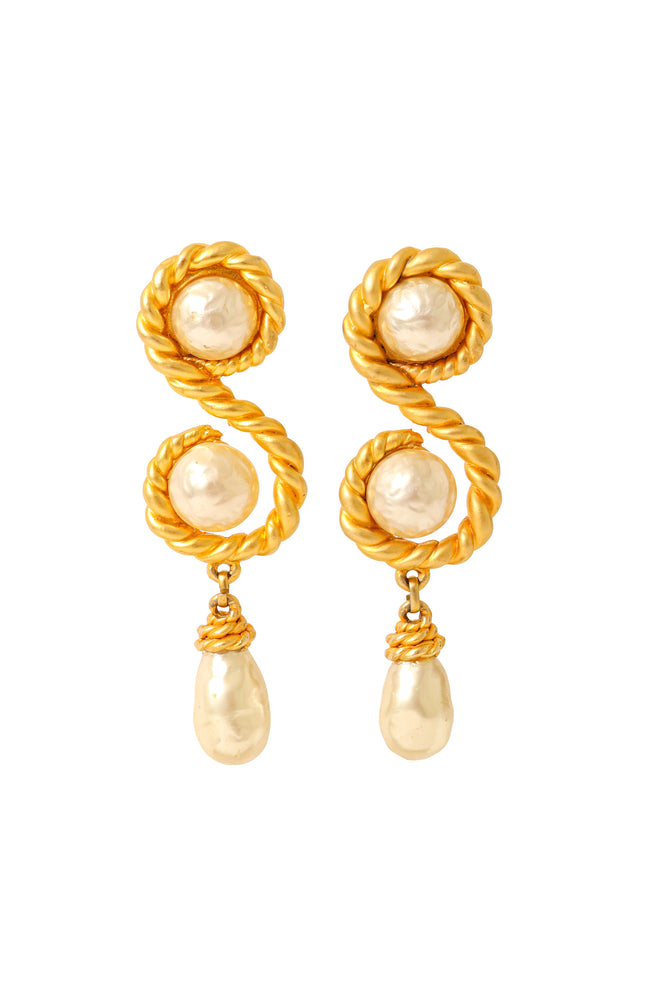 Double pearl twist earrings by Chanel from the 1990 Spring Summer collection @ Recess LA 