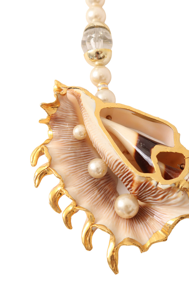 shell pendant necklace close @ Recess LA 