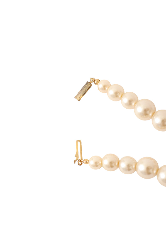 shell pendant necklace clasp @ Recess LA 