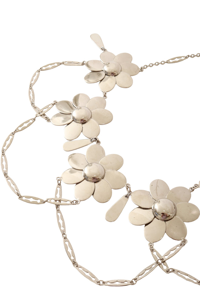 Daisy link necklace close @ Recess LA