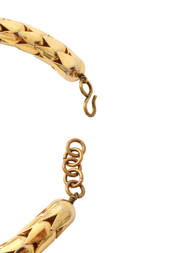 Scale Chain Cabochon Collar clasp @ Recess LA