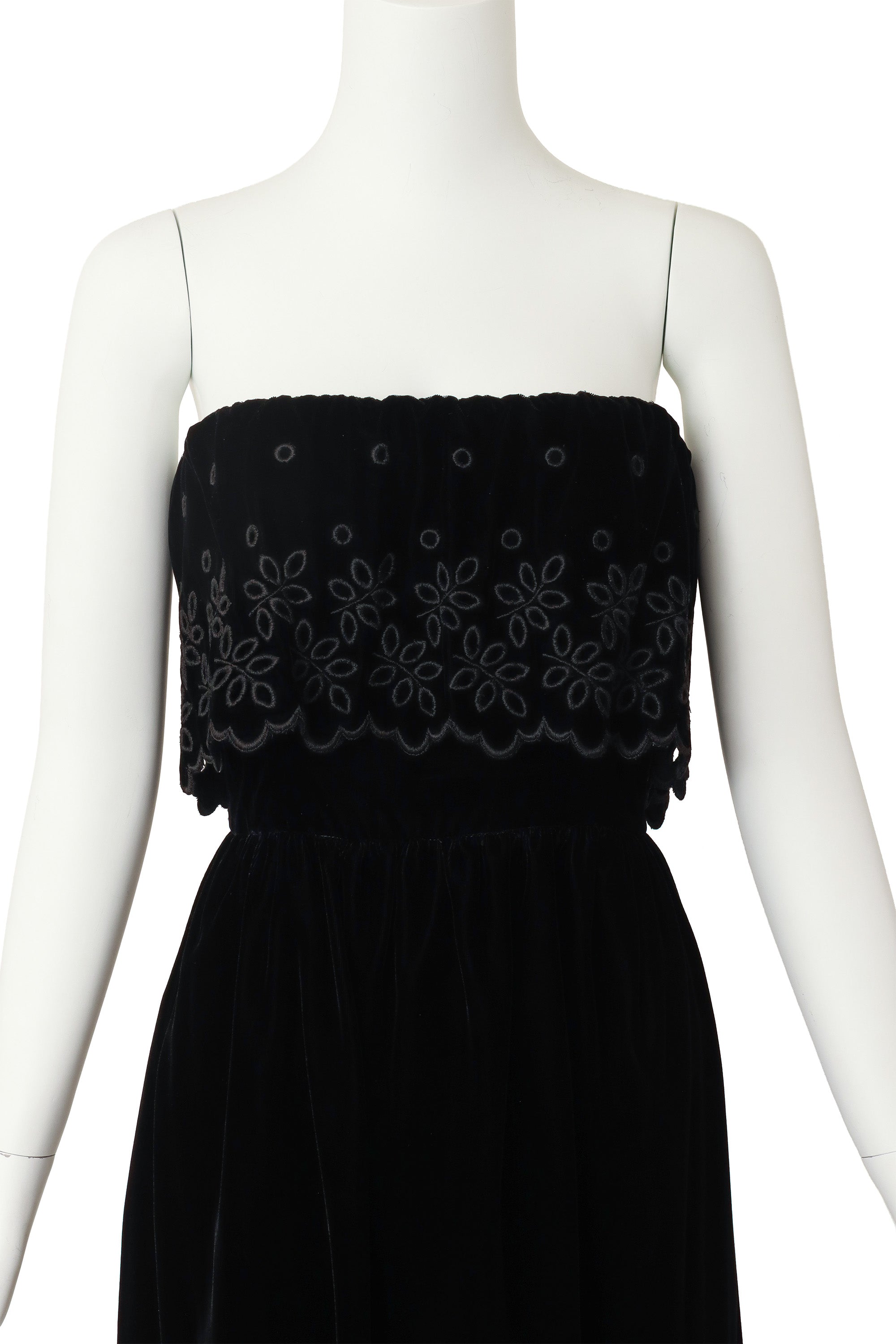 velvet evening dress by Oscar de la Renta on mannequin close @ Recess LA