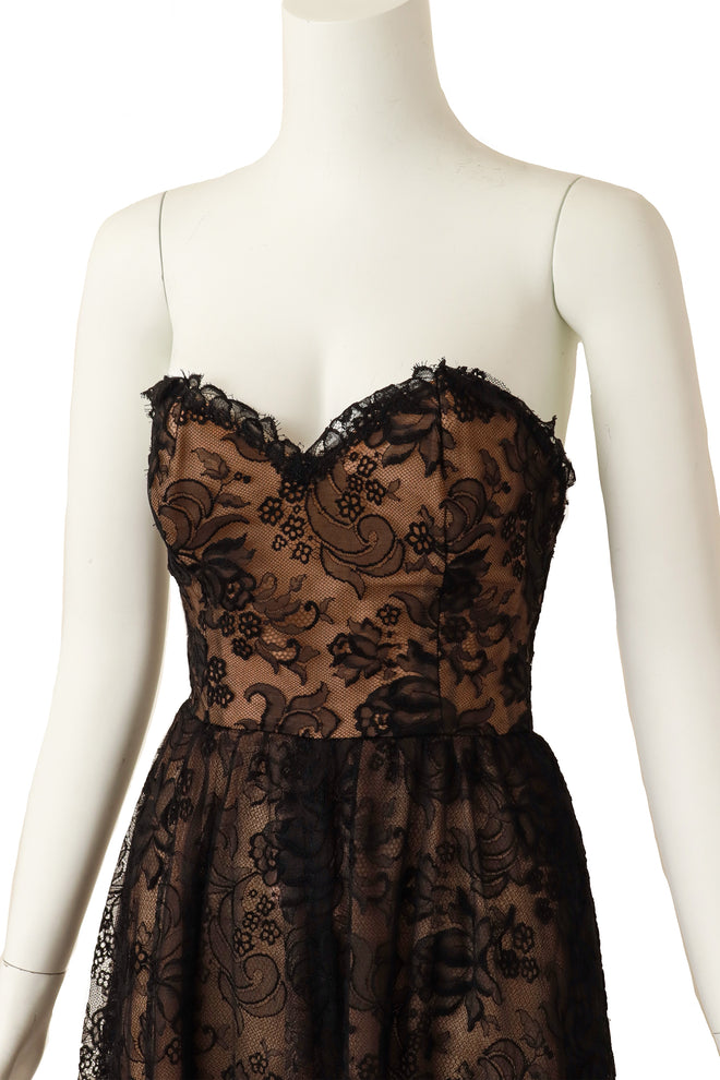 Lace Sweetheart Gown by Oscar de la Renta on mannequin close @ Recess LA