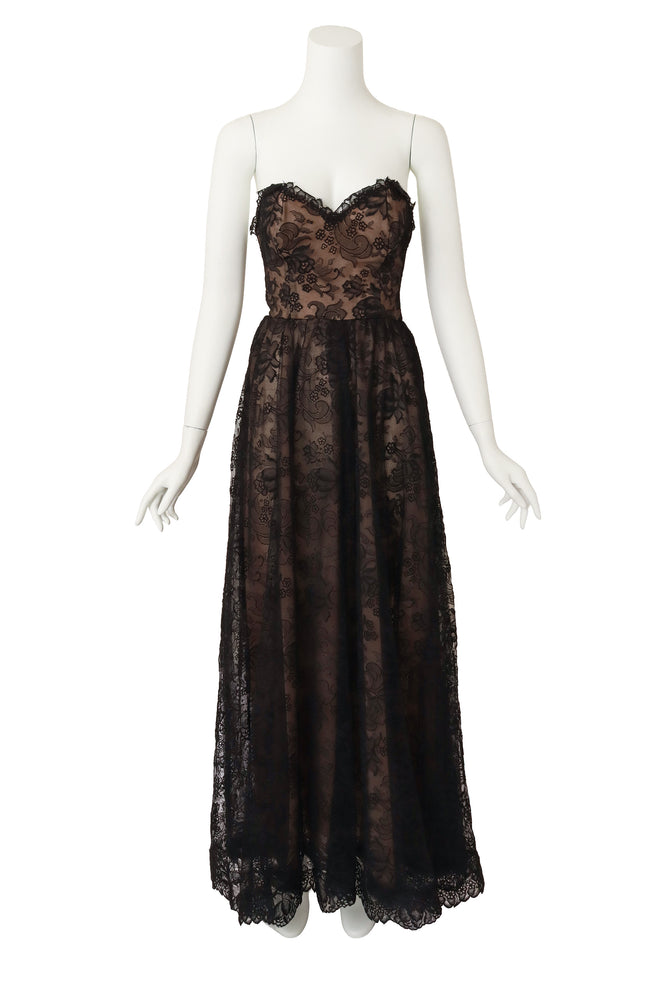 Lace Sweetheart Gown by Oscar de la Renta on mannequin @ Recess LA