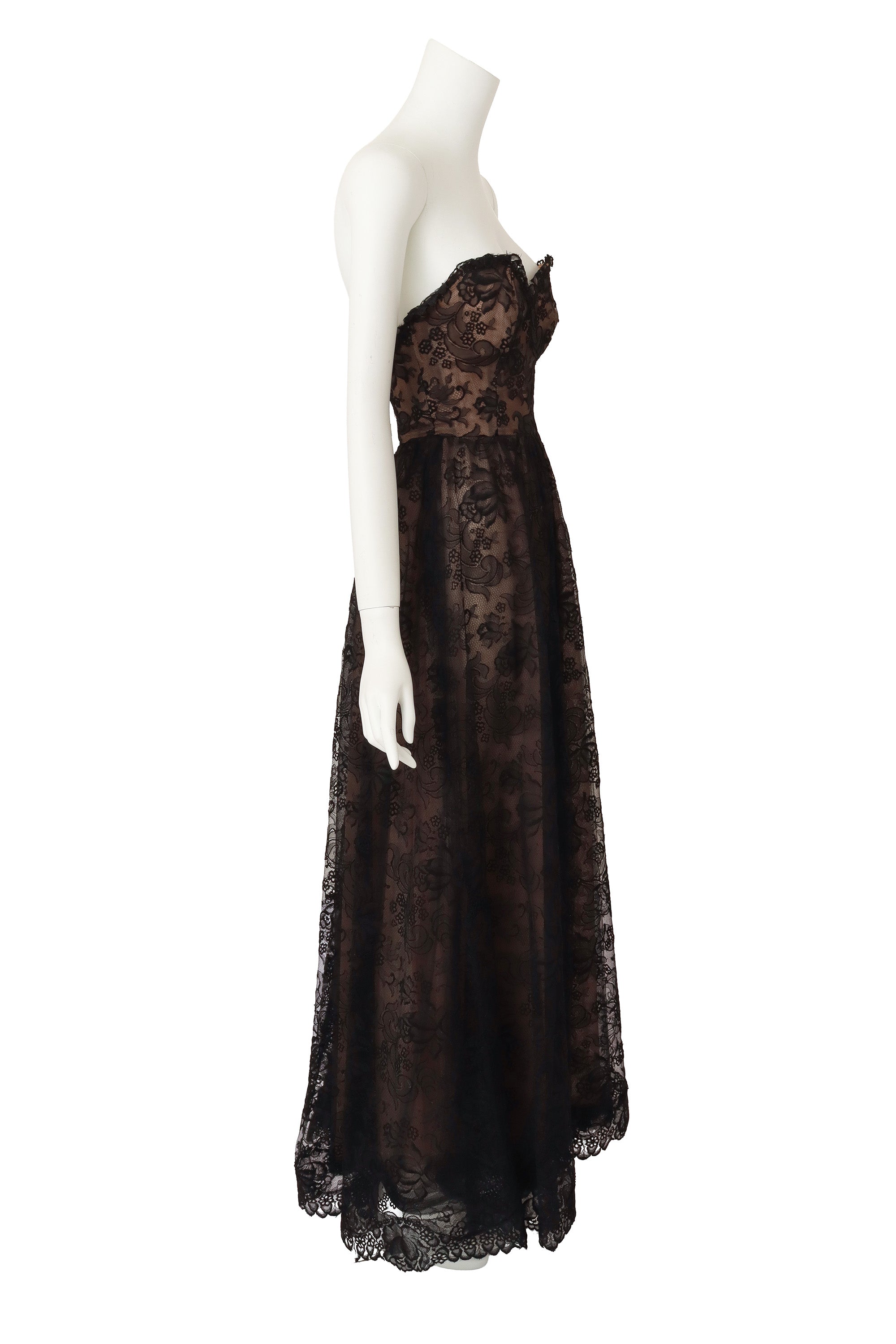 Lace Sweetheart Gown by Oscar de la Renta on mannequin side @ Recess LA