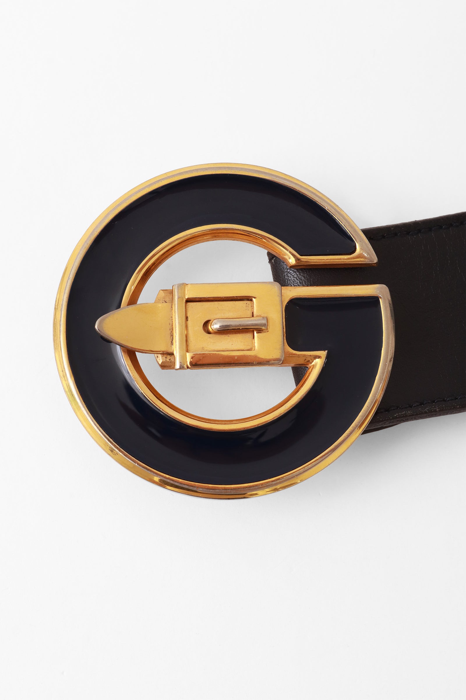 Gucci leather women\'s logo belt gold buckle. Used lightly great condition GUCCI GG Buckle Leather Belt Black 414515 Size 75.30 main image 2