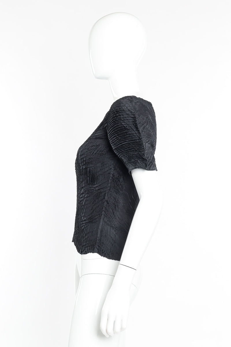 Issey Miyake Wave Ruche Top side view on mannequin @Recessla