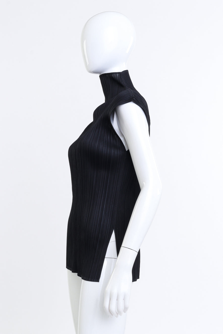 【美品】ISSEY MIYAKE pleats highneck l/s top 美品】ISSEY MIYAKE pleats highneck l/s top - メルカリ
