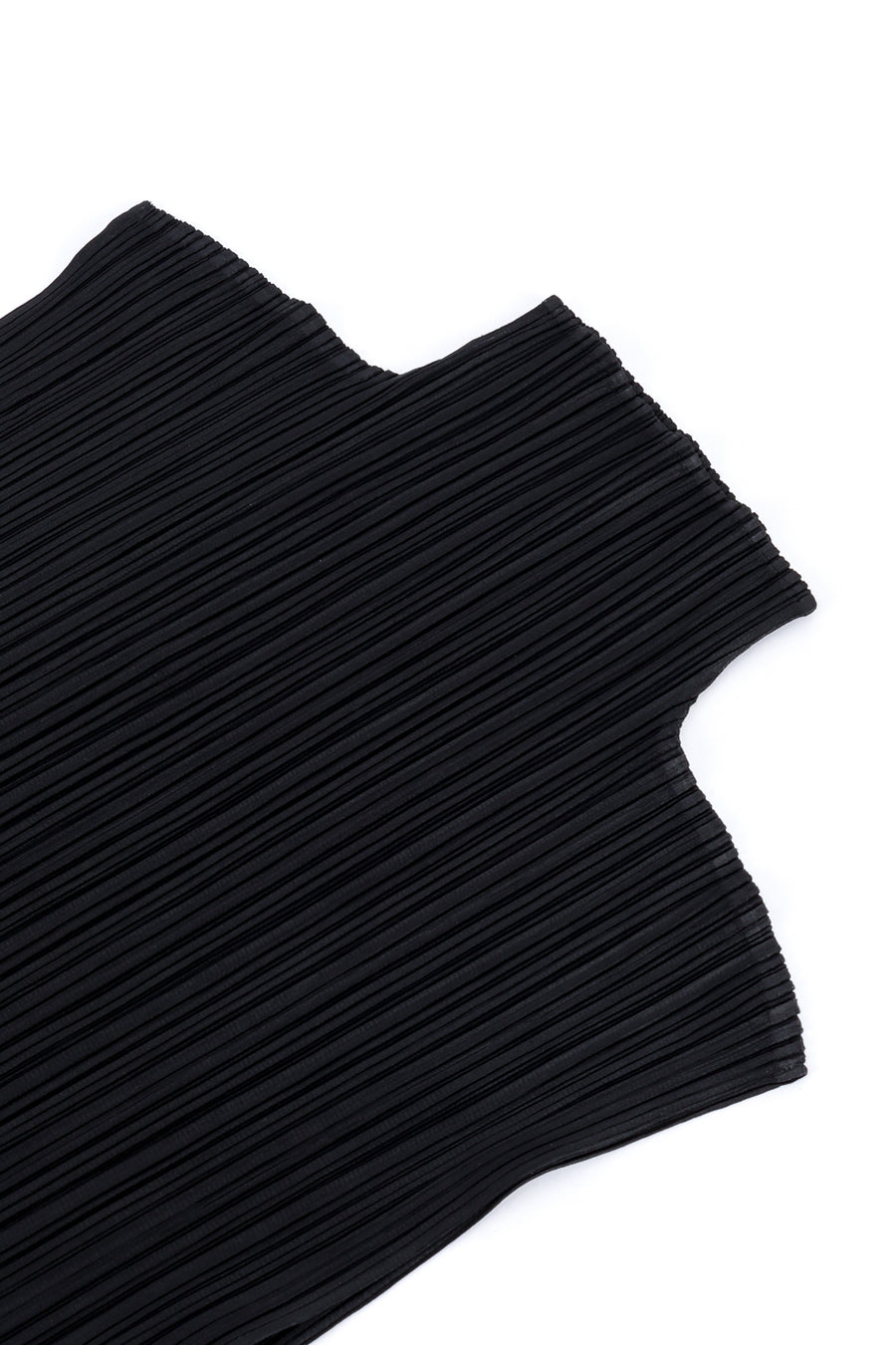 Issey Miyake Plissé Sleeveless Turtleneck Top – Recess