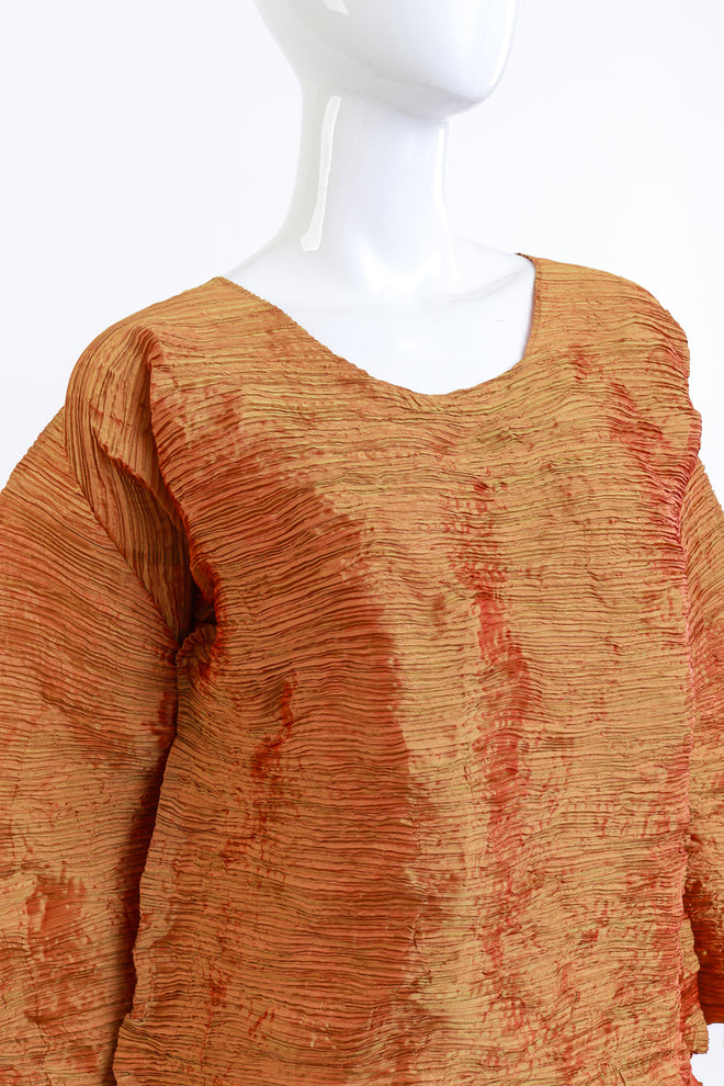 Issey Miyake Plissé Duochrome Drop Shoulder Top on mannequin @RECESS LA