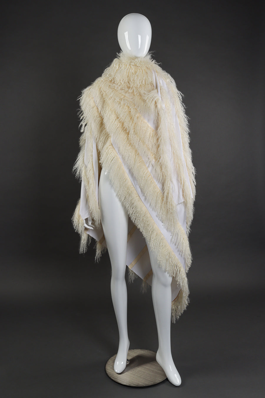 JPGCreamshawl_greybackdrop-