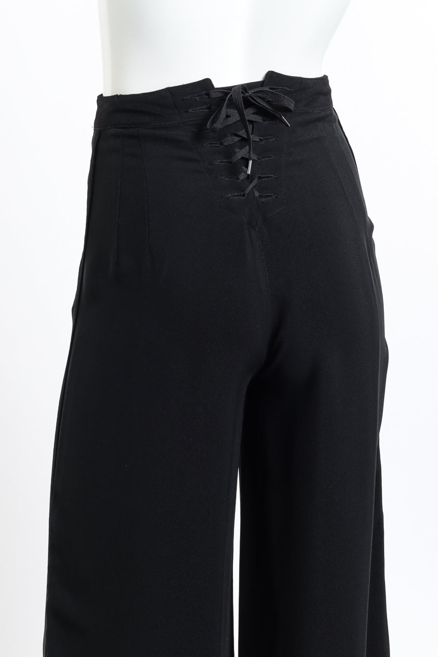 JPGblackpants-4_33da2918-333f-