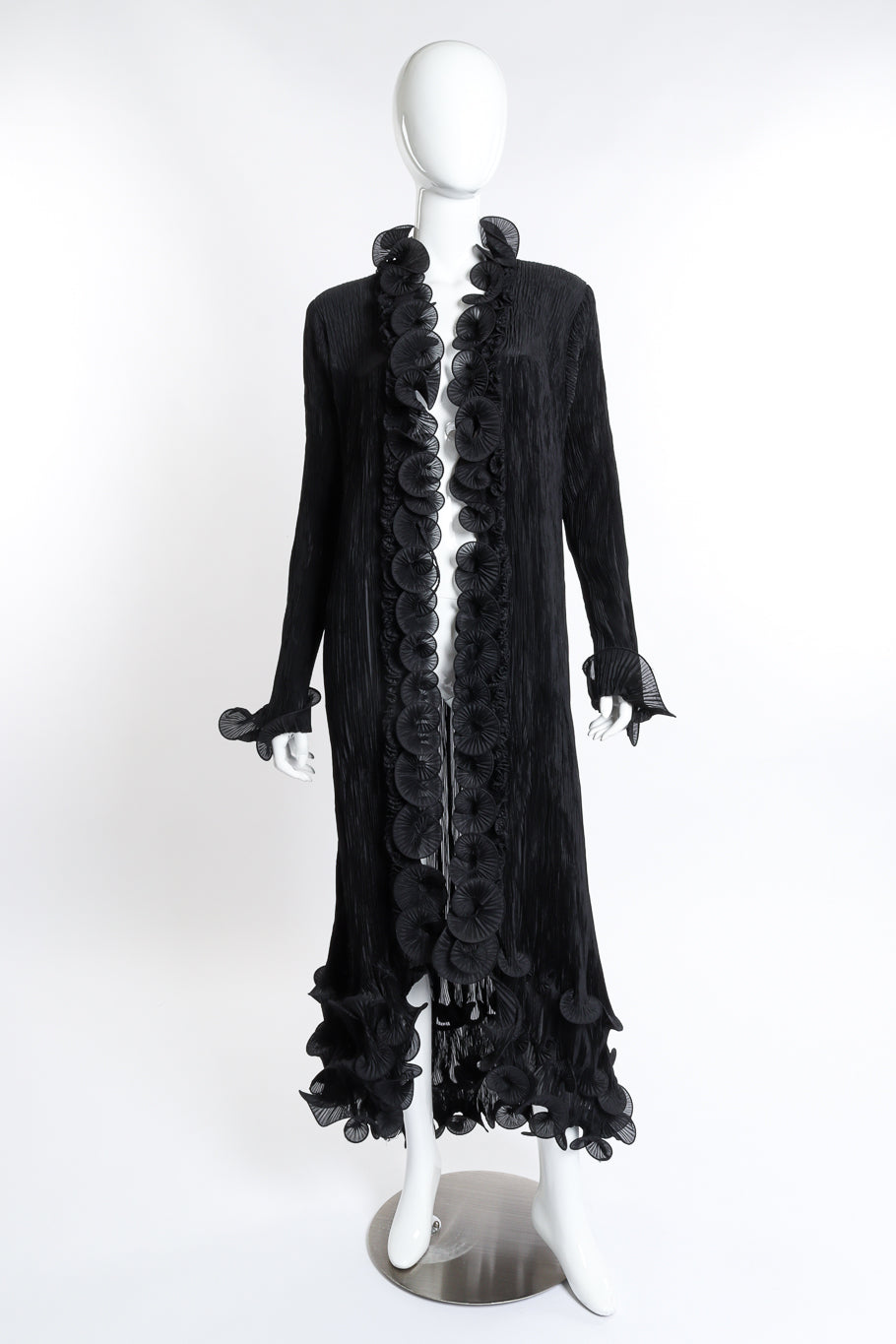 Vintage Joan McGee Pleated Spiral Ruffle Duster front on mannequin @recess la