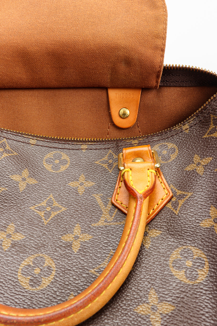 Vintage Louis Vuitton Classic Monogram Speedy 30 Bag III handle and serial leather tab closeup @Recessla