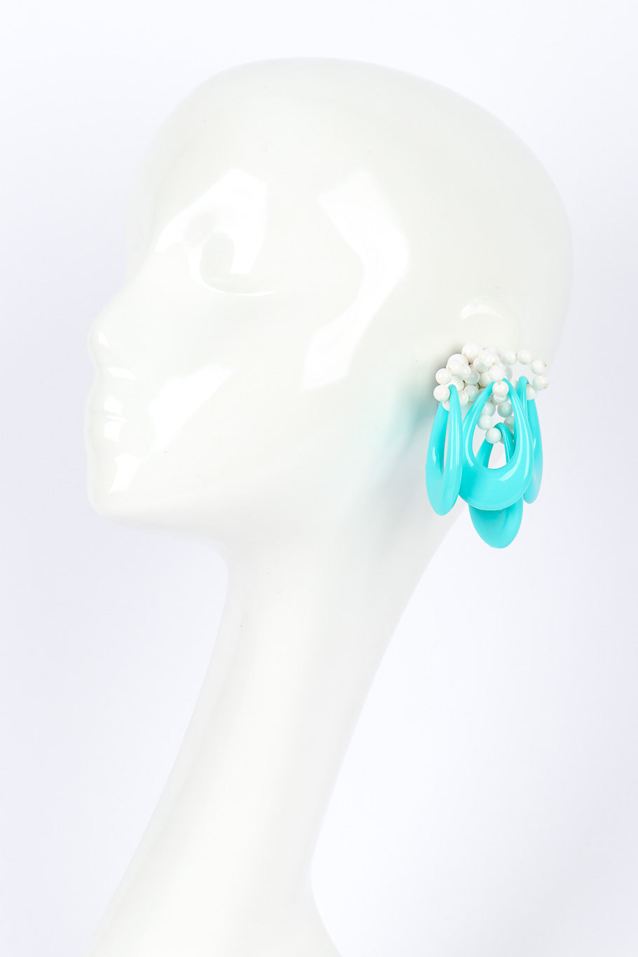 Acrylic bead vintage earrings on white background on mannequin @recessla