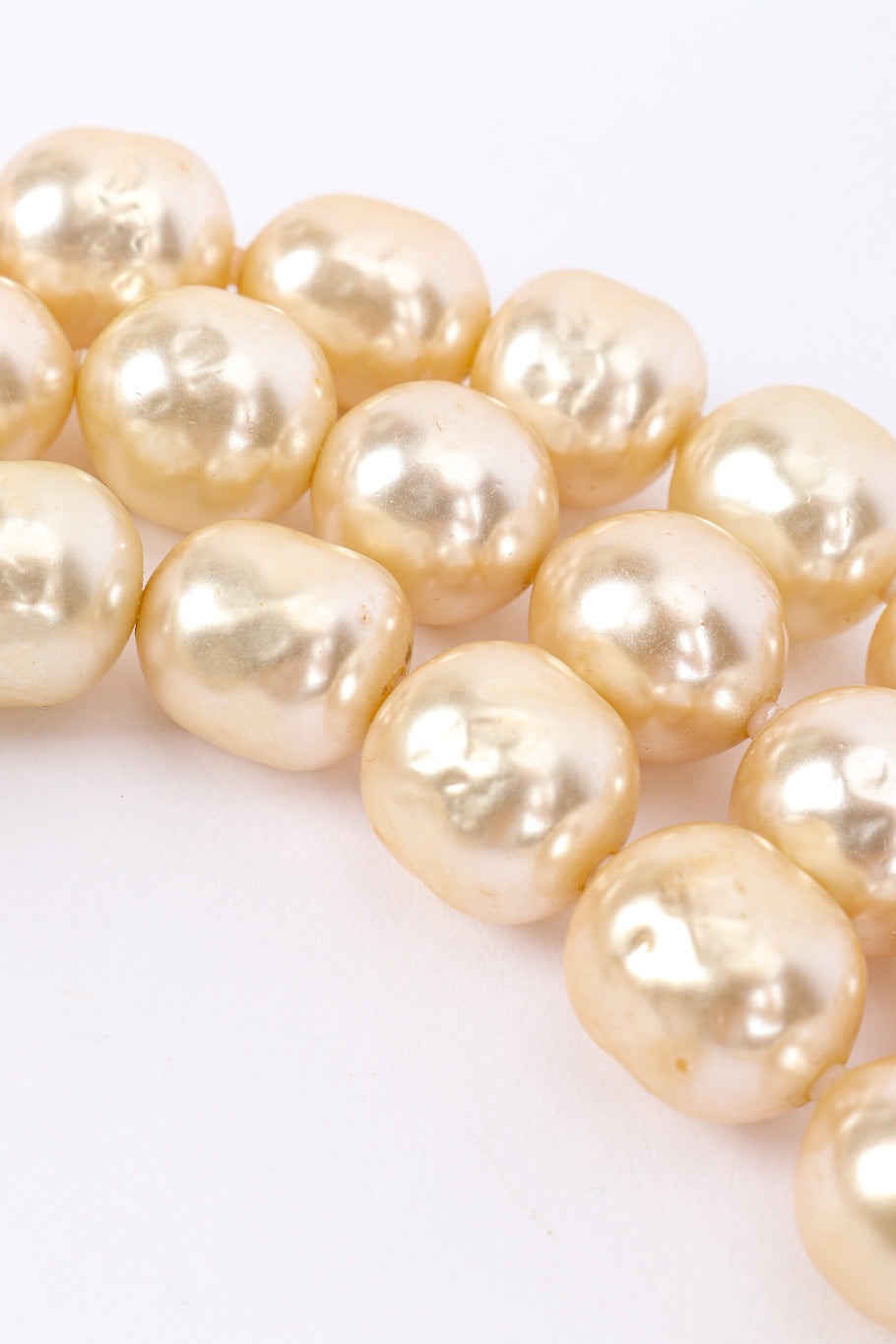 Vintage Miriam Haskell 3-Strand Pearl Collar Necklace view of pearl with discoloration closeup @recessla