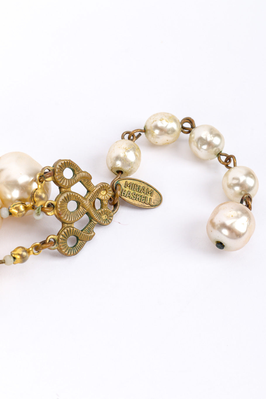 Vintage Miriam Haskell 3-Strand Pearl Collar Necklace signature charm closeup @recessla
