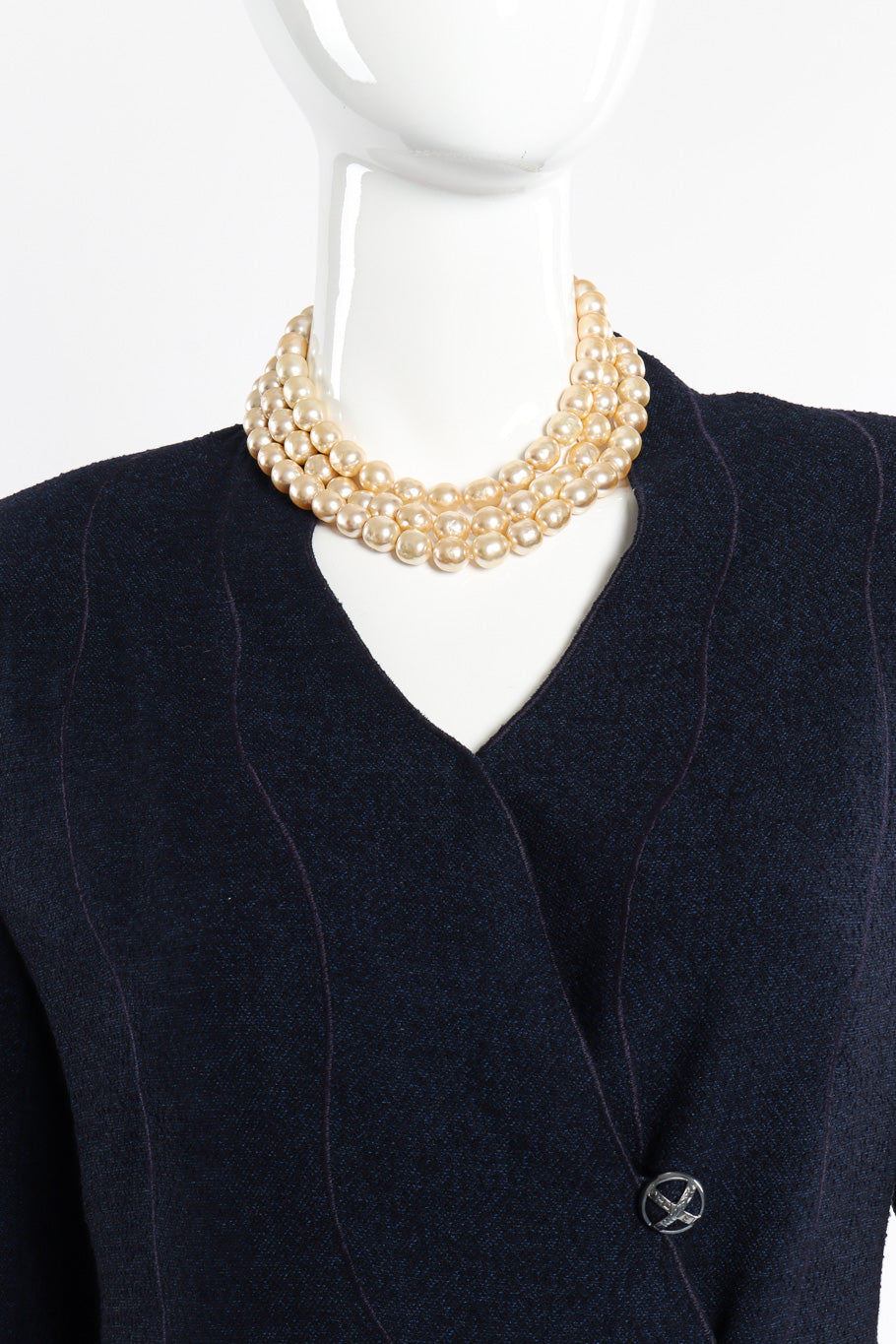 Vintage Miriam Haskell 3-Strand Pearl Collar Necklace on mannequin @recessla