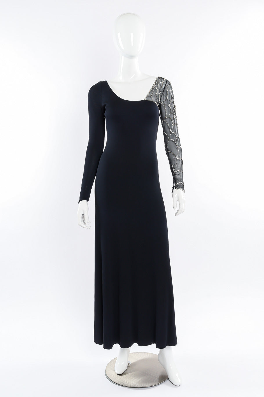 Web sleeve gown by Mollie Parnis on mannequin @recessla