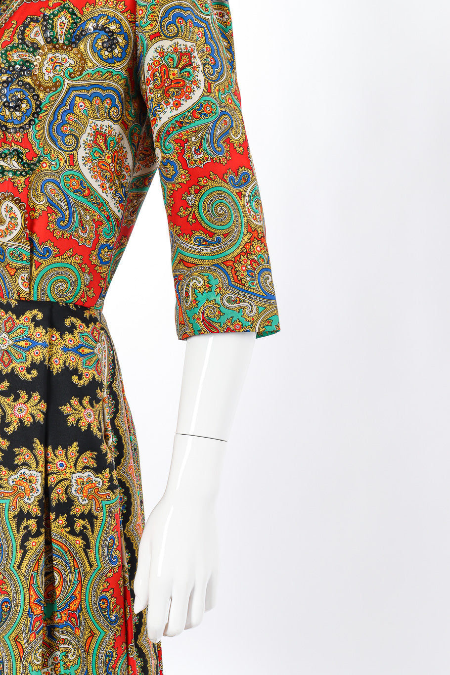 Vintage Holly Hoelscher Silk Paisley Shirt Dress front sleeve on mannequin @Recessla