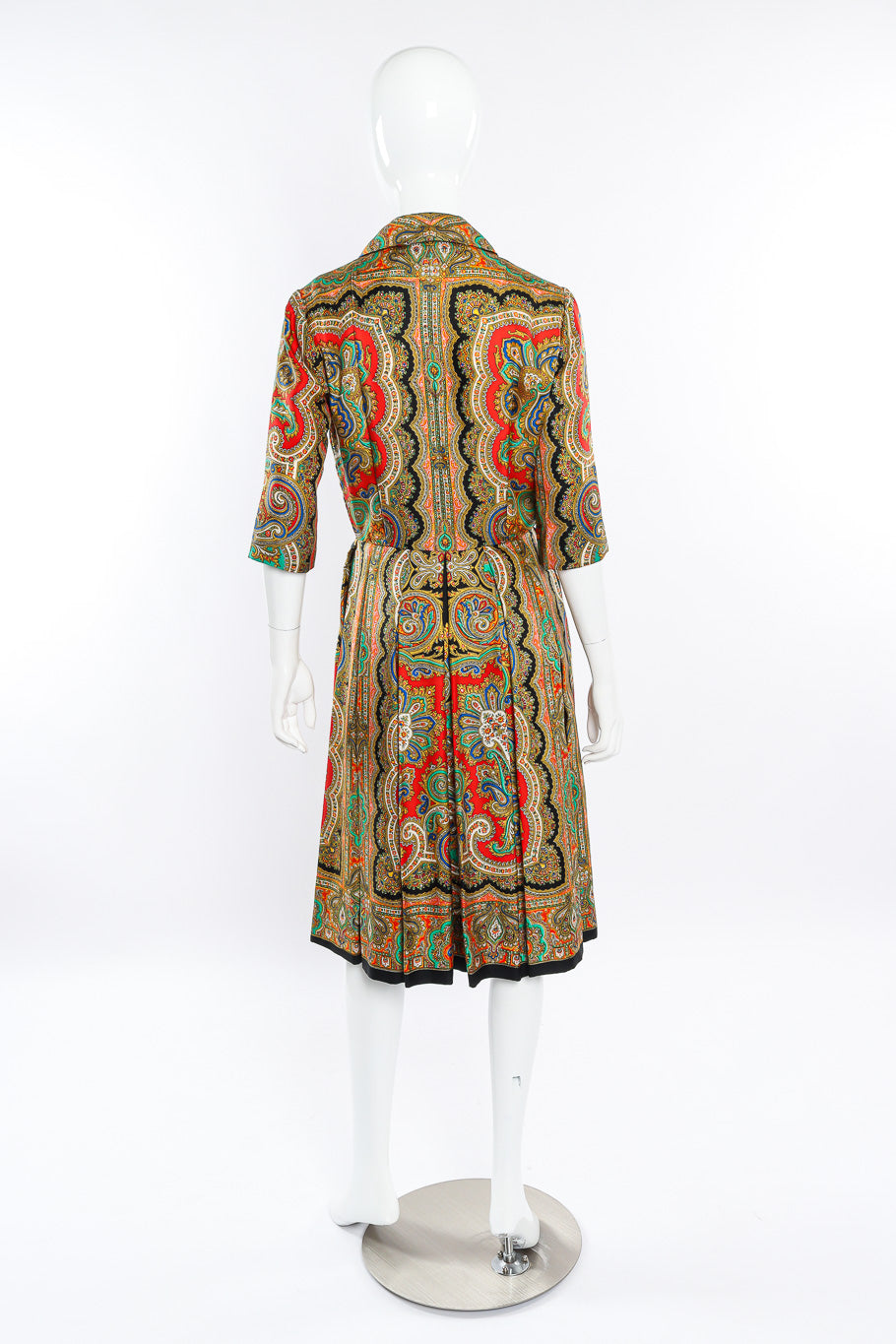 Vintage Holly Hoelscher Silk Paisley Shirt Dress back view on mannequin @Recessla