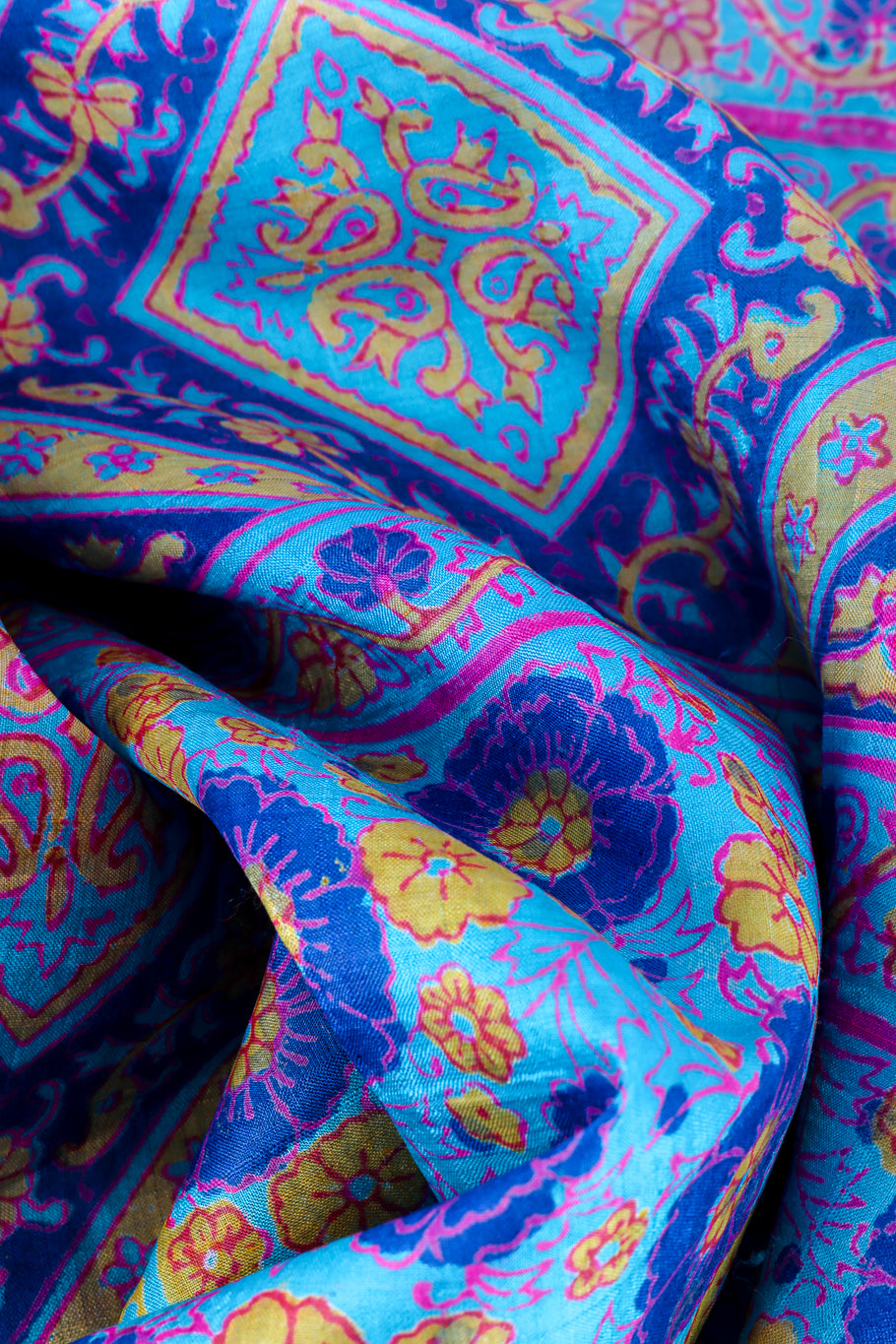 Vintage Profils du Monde Paisley Silk Caftan fabric closeup @recess la