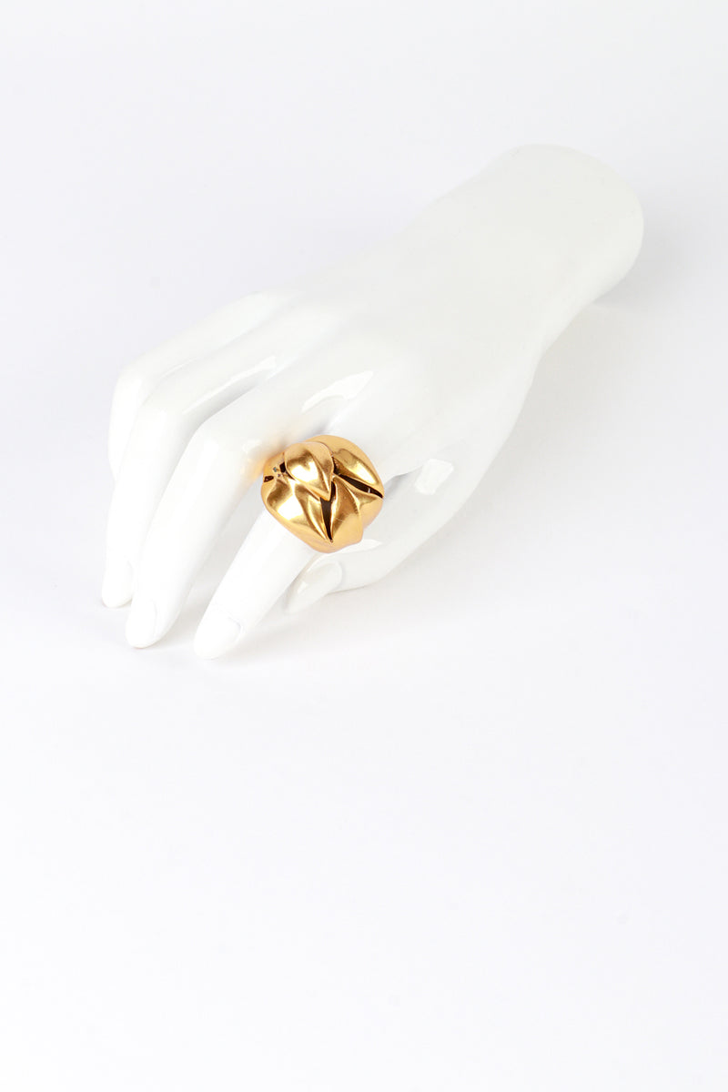 Vintage Oscar de la Renta Golden Creeping Ivy Ring on mannequin hand @recess la