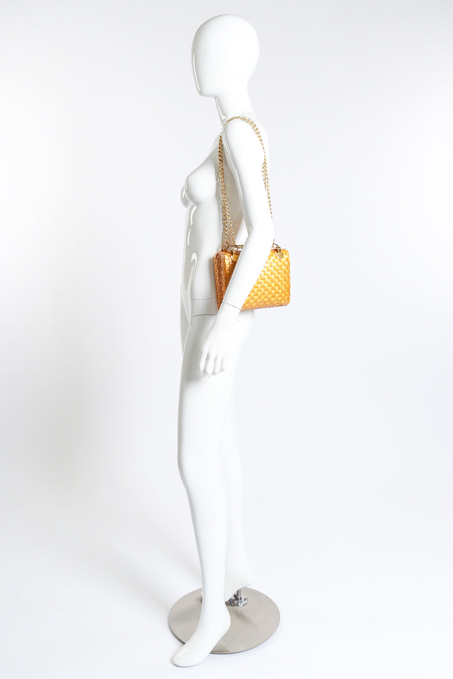 Rodo Cable Chain Shoulder Clutch mannequin @RECESS LA