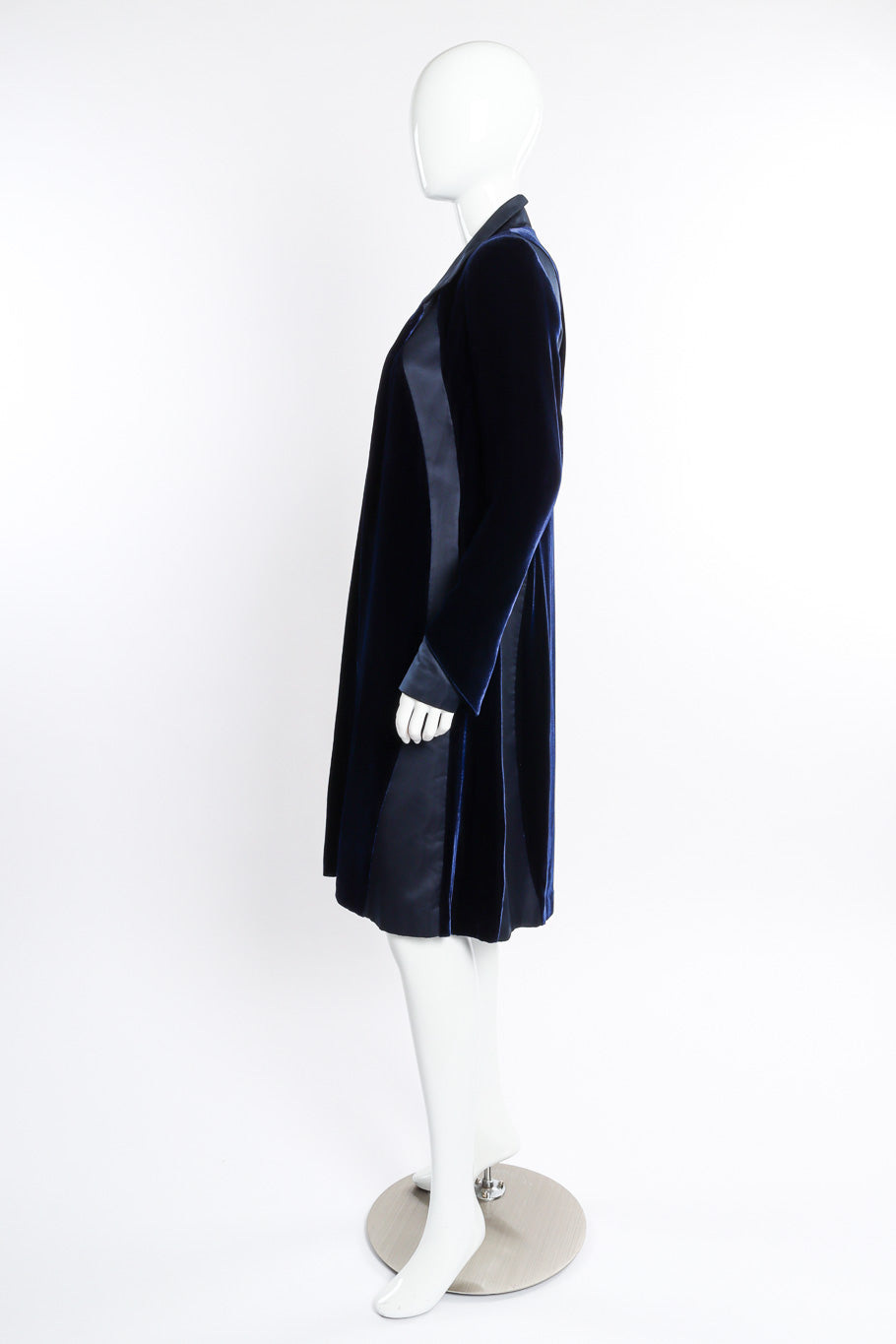 Vintage Richard Tyler Silk Panel Velvet Duster side on mannequin @recessla
