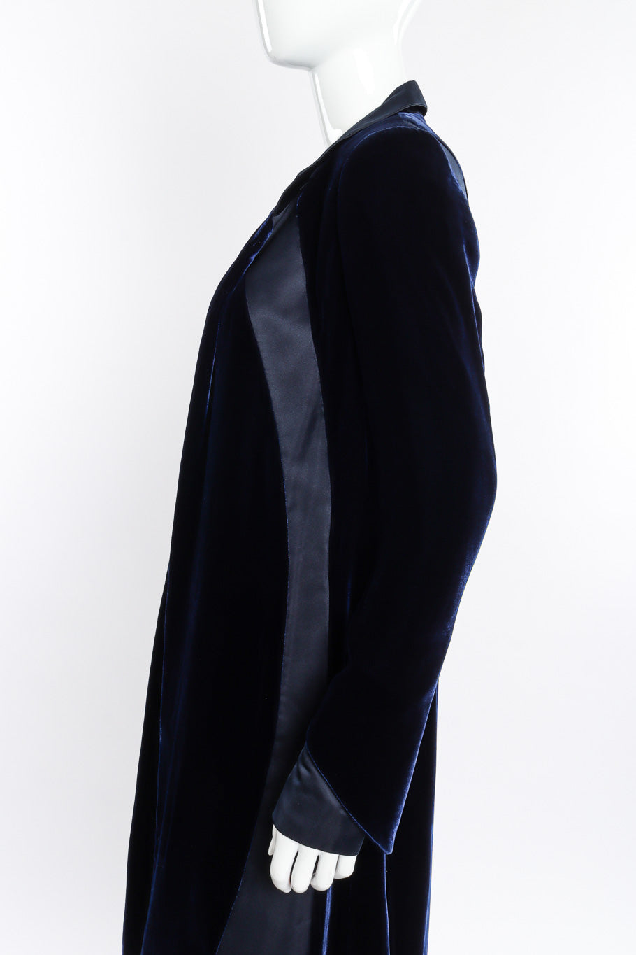 Vintage Richard Tyler Silk Panel Velvet Duster side on mannequin closeup @recessla