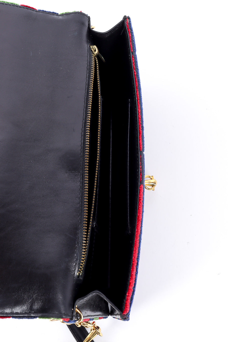 Shoulder bag by Roberta Di Camerino flat lay inside @recessla