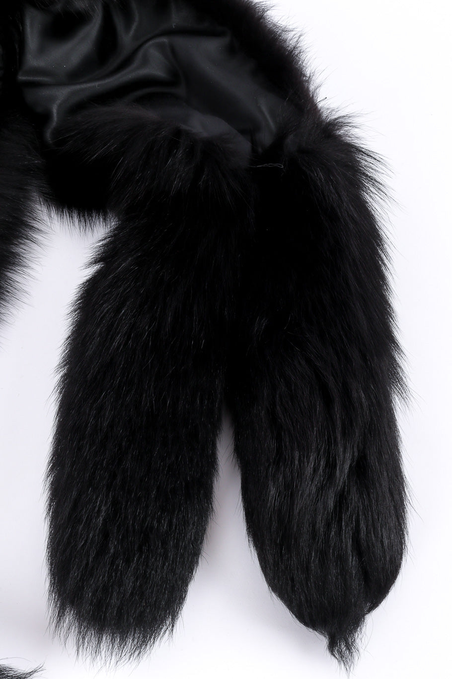 Vintage fox fur stole end tabs @recessla