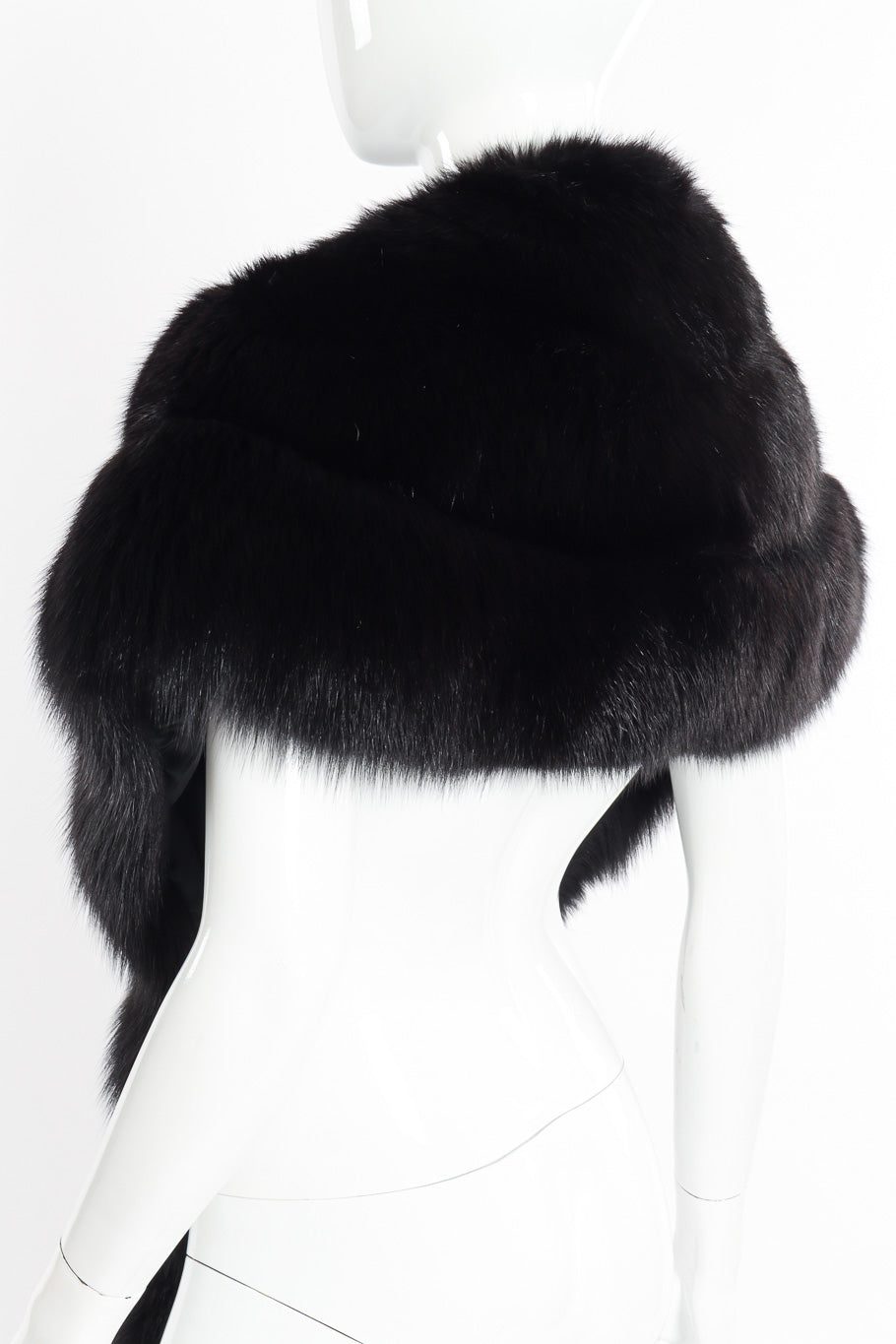 Vintage fox fur stole on mannequin back shoulder close @recessla