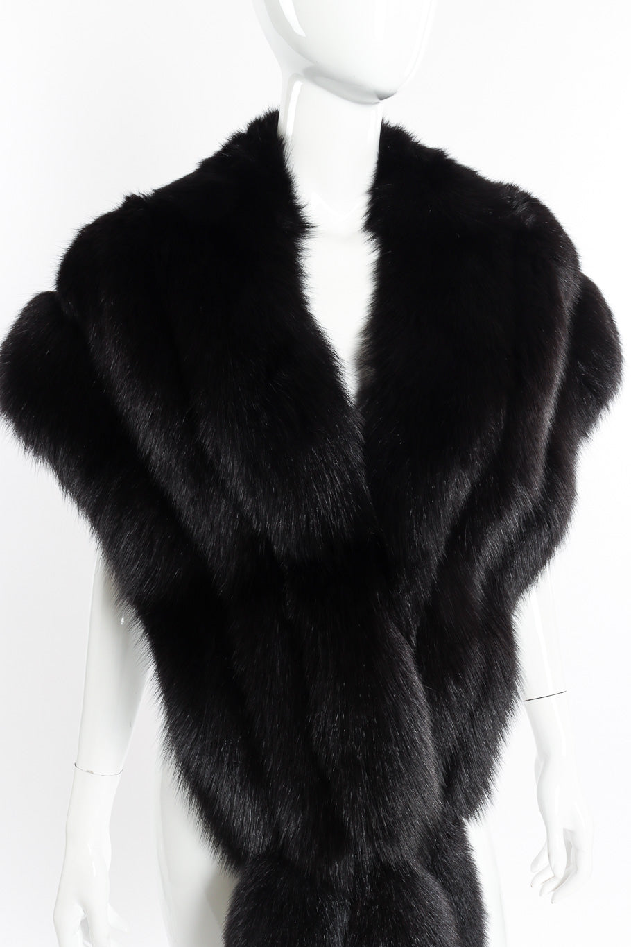 Vintage fox fur stole on mannequin chest close @recessla