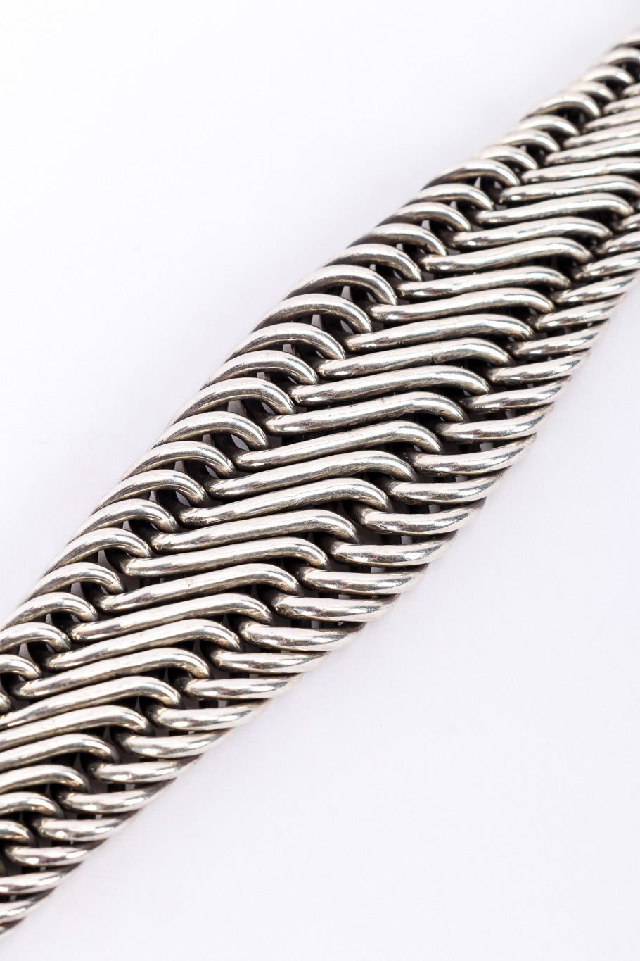 Vintage Woven Link Bracelet chain link closeup @recessla