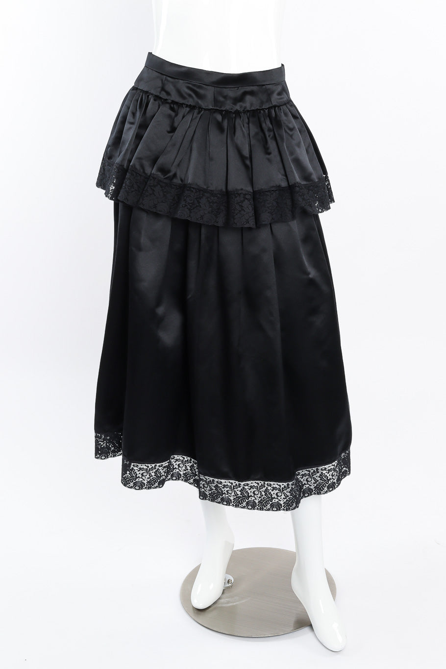 Valentino ruffle lace tiered skirt on mannequin @recessla