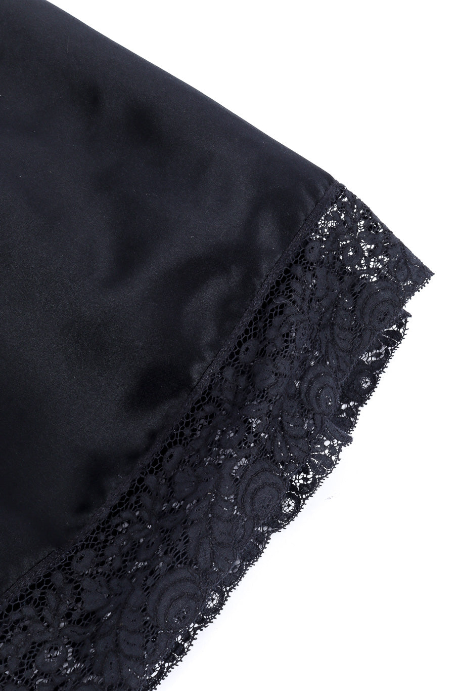 Valentino ruffle lace tiered skirt lace hem detail @recessla