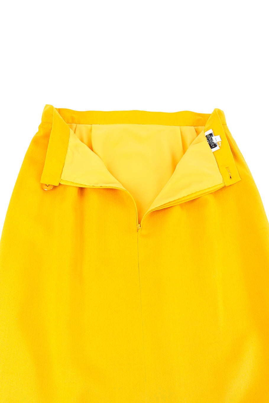 Valentino Boutique shell pattern jacket and skirt set skirt closure details @recessla