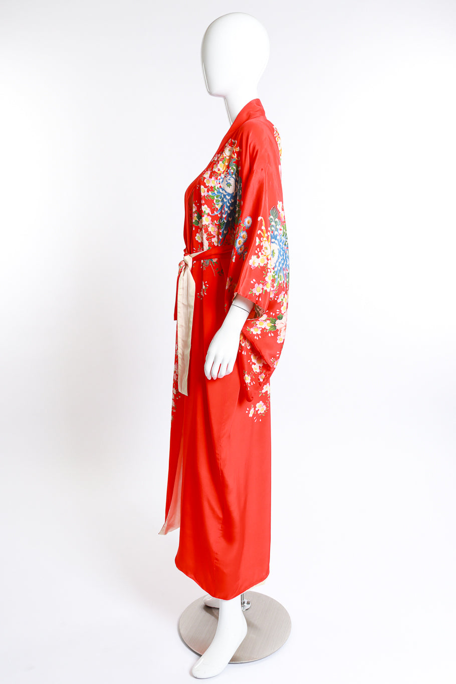Vintage Floral Silk Kimono side on mannequin @recess la