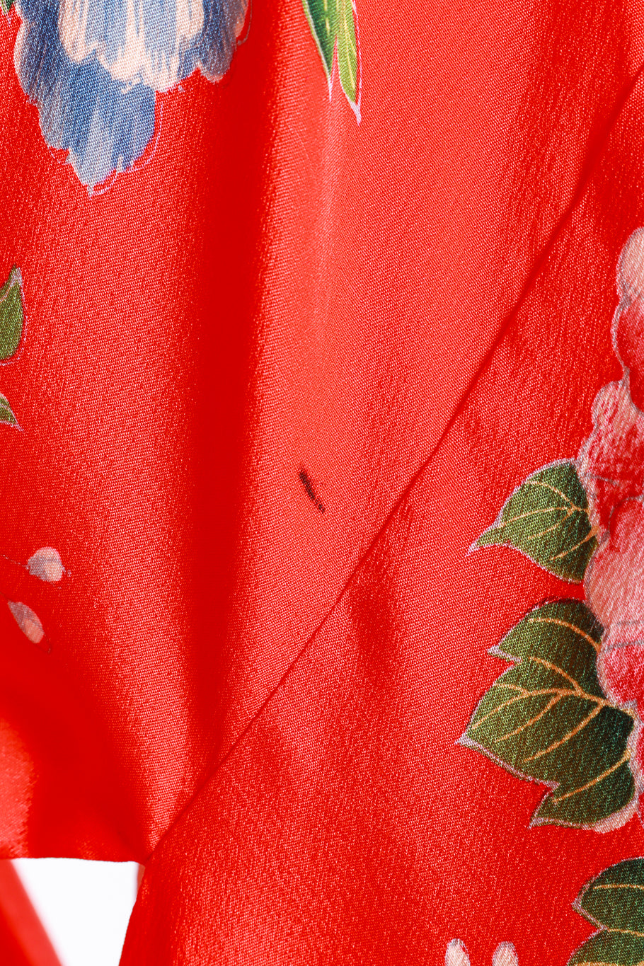 Vintage Floral Silk Kimono back right shoulder stain closeup @recess la