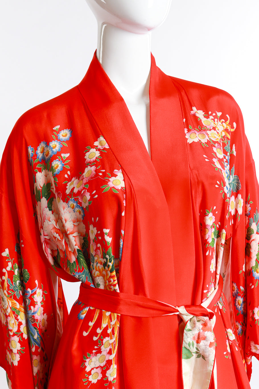 Vintage Floral Silk Kimono front on mannequin closeup @recess la