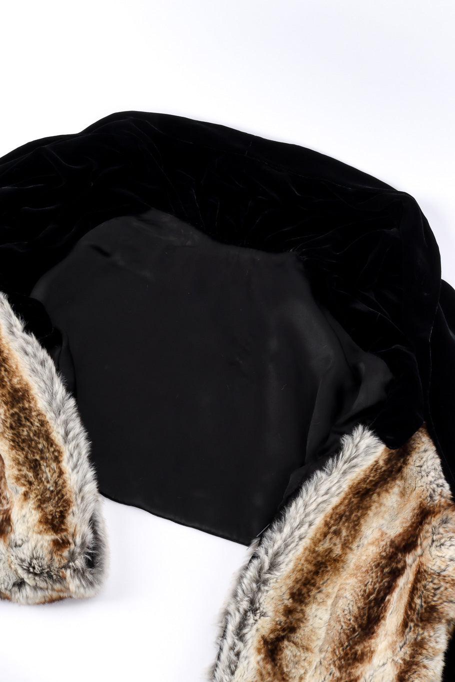  Vintage Fur Trim Velvet Shawl lining @recessla